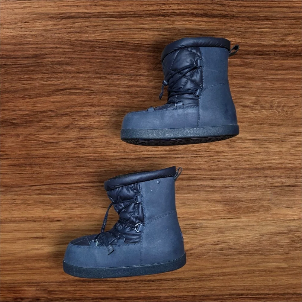 UGG Blue Winter Lace Up Quilted Moon Boots